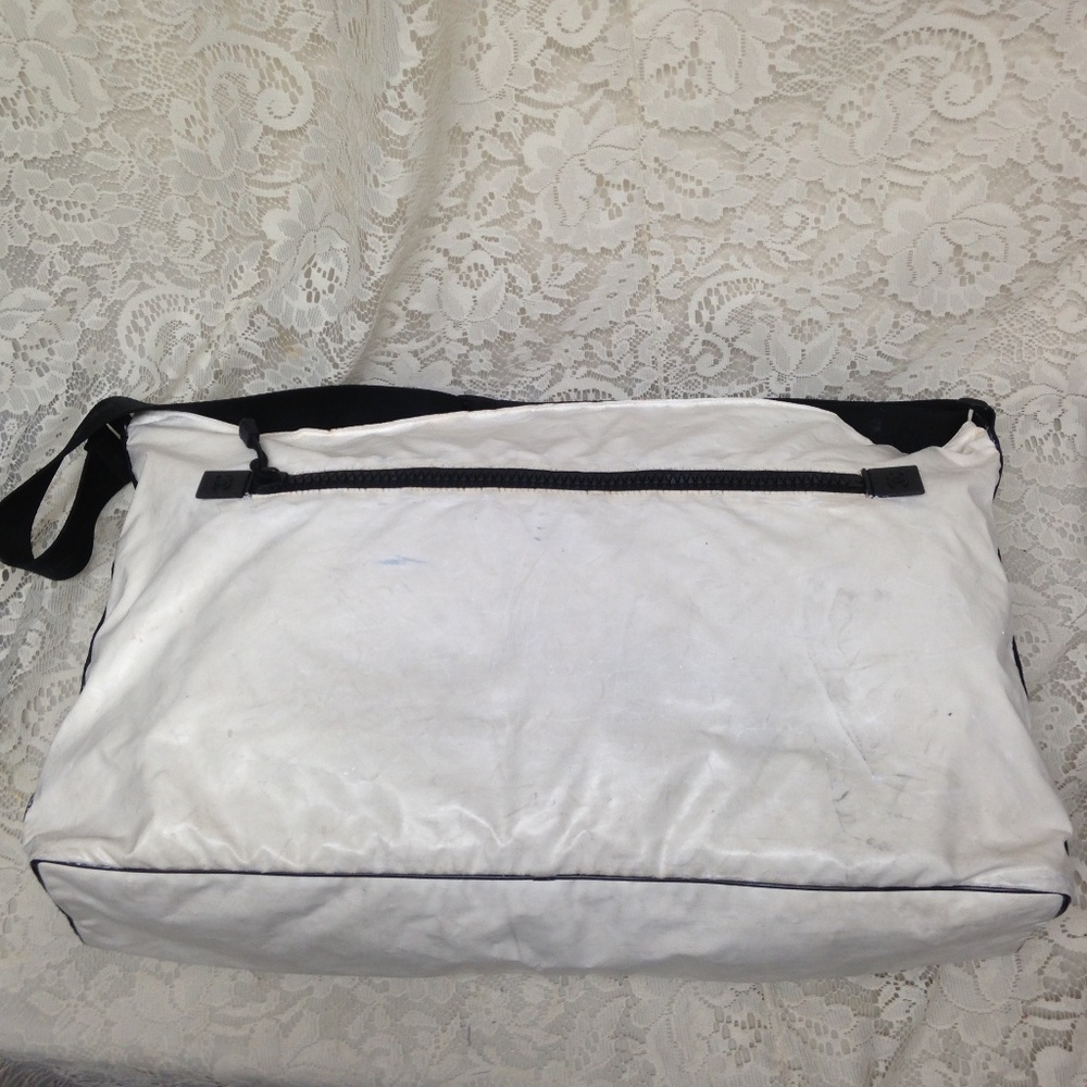 (SOLD) Chanel White-Black Large Weekend -Beach SBag-CB - Picture 12 of 16